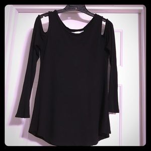 🌸Love Kuza Black Cold Shoulder Blouse